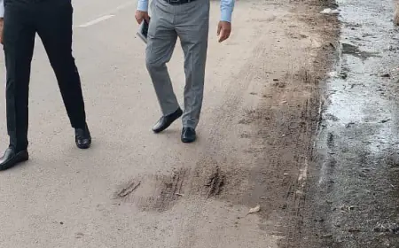 Noida News : नोएडा प्राधिकरण की छवि को धूमिल कर रहे अवर अभियन्ताओं का वेतन रोका, संविदाकार पर पेनल्टी, वरिष्ठ प्रबन्धक को कारण बताओ नोटिस