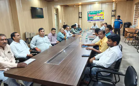 Greater Noida News : किसान दिवस का हुआ आयोजन, कृषकों को कृषि उत्पादन की नई तकनीकी बताईं