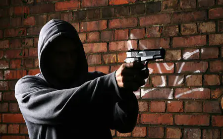 Greater Noida News : सगाई तोड़ने से युवती ने किया इंकार तो प्रेमी ने सिर मे गोली मारकर की हत्या , गिरफ्तार