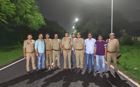 Greater Noida News : फूड कंपनी के वैन चालक से लूटपाट करने वाले चार बदमाश मुठभेड़ के दौरान गिरफ्तार, एक के पैर में लगी गोली