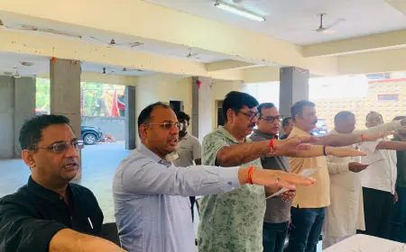 Noida News : नोएडा के दो सेक्टरों-20 एवं 117 में चलाया सफाईगिरी, सेक्टर-19 में नो थू-थू अभियान