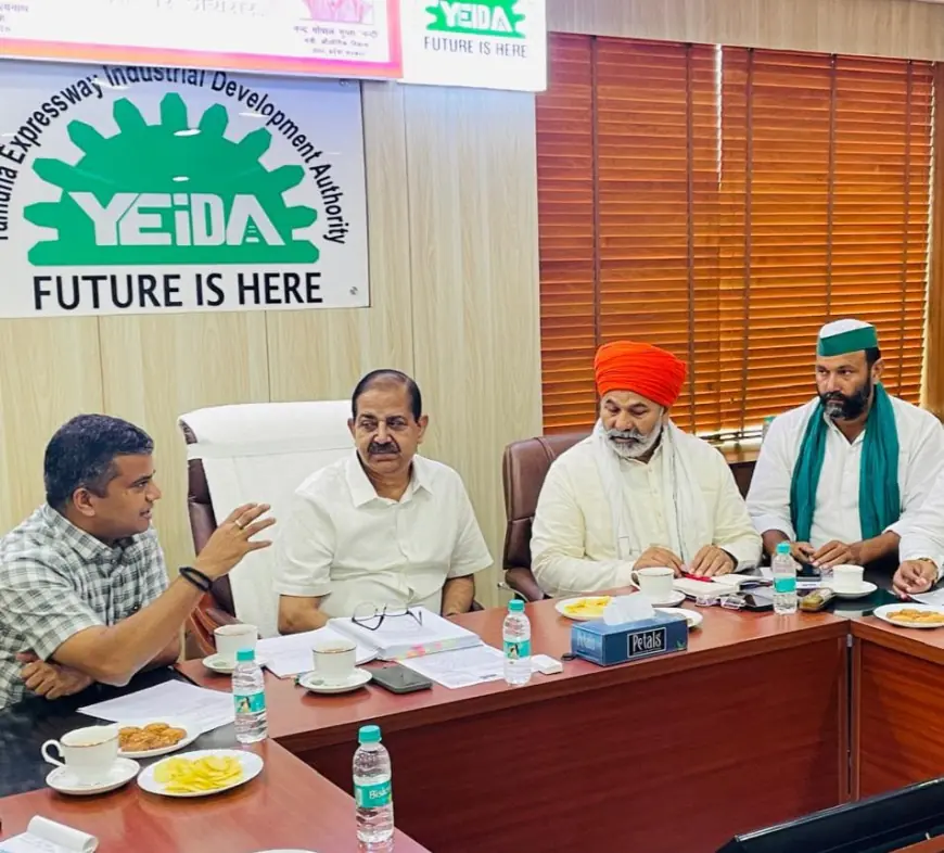 Greater Noida News : नोएडा से आगरा तक के किसानों की समस्याओं पर राकेश टिकैत ने सीईओ व डीएम से की वार्ता