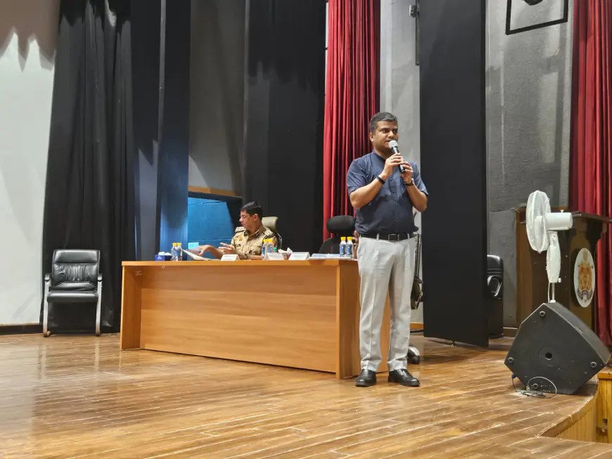 Noida News : उप्र. पुलिस आरक्षी सीधी भर्ती परीक्षा को सकुशल कराने के लिए जिला व पुलिस प्रशासन की हुई बैठक, 23 से शुरू होगी परीक्षा