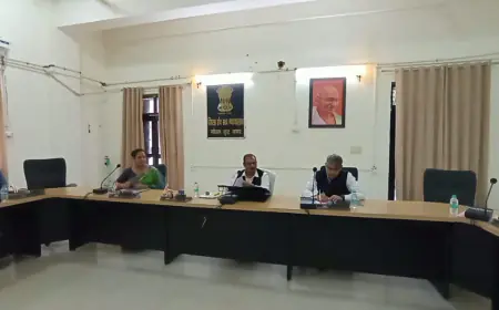 Greater Noida News : राष्ट्रीय लोक अदालत की सफलता के लिए जिला जज ने अधिकारियों के साथ की बैठक, दिए निर्देश