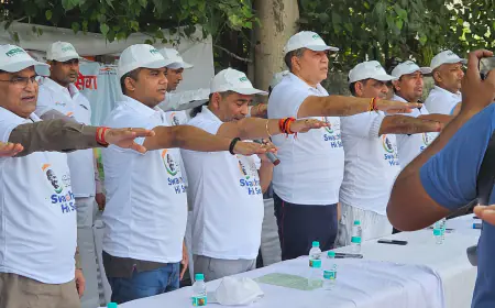 Noida News : नोएडा में ’स्वभाव स्वच्छता, संस्कार स्वच्छता’ कार्यक्रम का शुभारंभ, प्रभारी मंत्री ने दिलाई शपथ