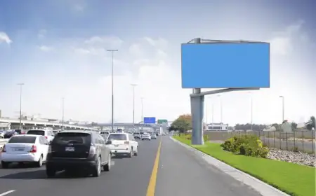 Greater Noida News : ग्रेनो में 36 यूनिपोलों पर लगेंगे देशी-विदेशी कंपनियों के विज्ञापन, प्राधिकरण के खाते में जमा होंगे 40 करोड़