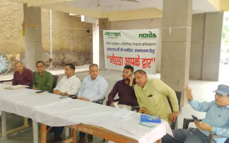 Noida News : नोएडा आपके द्वार कार्यक्रम में प्राधिकरण अधिकारियों ने सुनीं समस्याएं