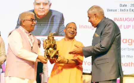 Greater Noida News : यूपी इंटरनेशनल ट्रेड शो में यमुना प्राधिकरण के स्टॉल का देश की नामी कंपनियों ने किया विजिट, निवेश की जताई इच्छा 