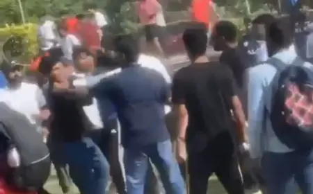 Noida News : एमिटी विश्वविद्यालय के छात्र के साथ दर्जन भर लोग लोगों ने की मारपीट, सोशल मीडिया पर वीडियो वायरल