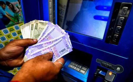 Noida News :  दो बदमाशों ने एटीएम कार्ड और मोबाइल फोन लूटा, खाते से निकाली रकम