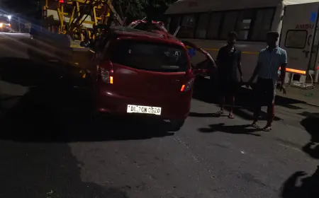 Noida News : ट्रैक्टर और आल्टो कार में हुई सीधी टक्कर, कार सवार चार की मौत, एक घायल