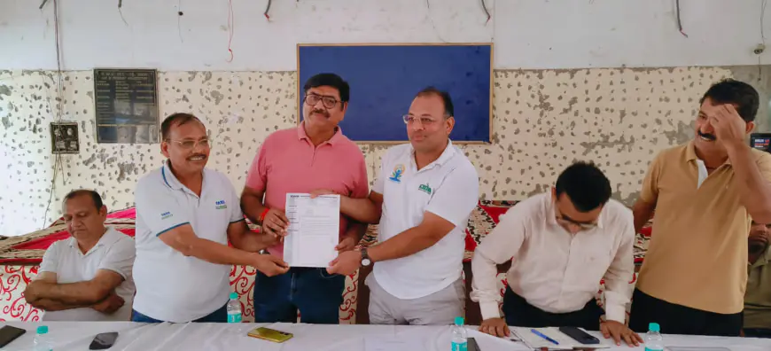 Noida News : नोएडा प्राधिकरण ने आज शहर के दो सेक्टरों में चलाया सफाईगिरी अभियान, स्वच्छता की दिलाई शपथ