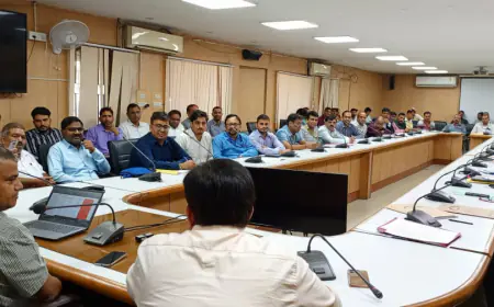 Noida News : नोएडा में स्वामी विकेकानंद युवा सशक्तिकरण योजना के तहत छात्रों को मिलेगा स्मार्टफोन