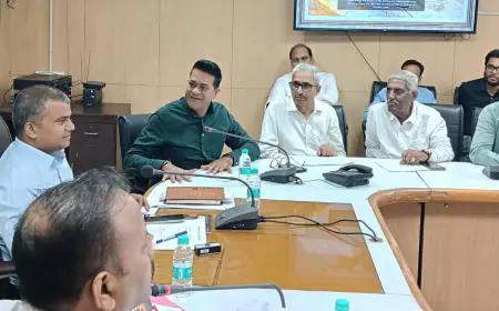 Greater Noida News : उद्योग बंधु समिति की बैठक में टूटी सड़कें, अतिक्रमण व विद्युत कटौती की समस्याओं पर चर्चा