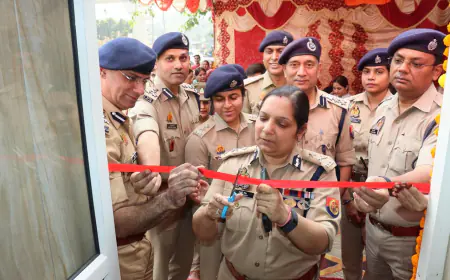 Noida News : पुलिस आयुक्त ने दो पिंक बूथ का किया उद्घाटन, पीड़ित महिलाओं को मिलेगा न्याय