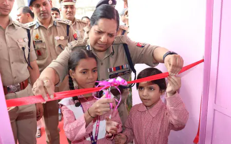 Noida News : नोएडा में बच्चों ने पिंक बूथ व पुलिस आयुक्त ने पुलिस चौकी का किया उद्घाटन
