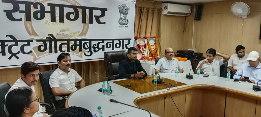 Noida News : राष्ट्रपिता महात्मा गांधी व पूर्व पीएम लाल बहादुर शास्त्री कोई साधारण व्यक्ति नहीं: मनीष कुमार वर्मा