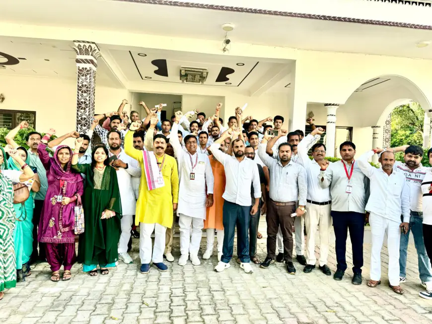 Noida News : एक समान शिक्षा व चिकित्सा की मांग को लेकर प्रदेश व राष्ट्रीय स्तर पर होगा आंदोलन