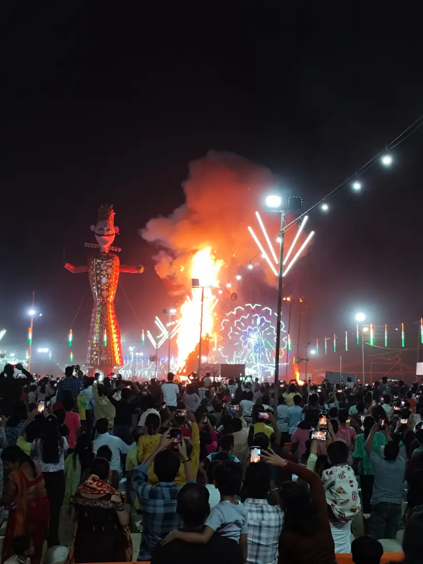 Noida News : जनपद गौतमबुद्ध नगर में असत्य पर सत्य की जीत का महापर्व विजयदशमी धूमधाम से मना