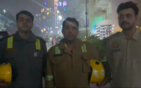 Noida News : नोएडा में दीपावली पर कई घरों में लगी आग, फ्लैट में बंद पालतू डॉग्स की दम घुटने से हुई मौत