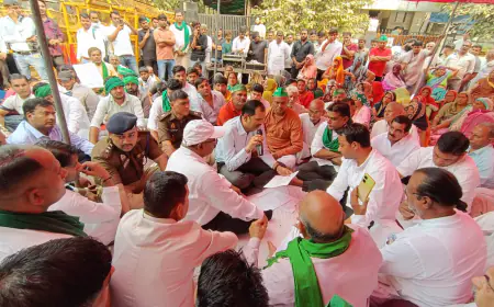 Noida News : नोएडा के किसानों ने कहा सर्वे रिपोर्ट छलावा, 18 नवंबर को प्राधिकरण पर होगी तालाबंदी