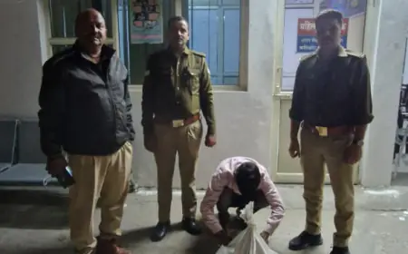 Noida News : अवैध रूप से शराब बेच रहे एक व्यक्ति को आबकारी विभाग ने पकड़ा