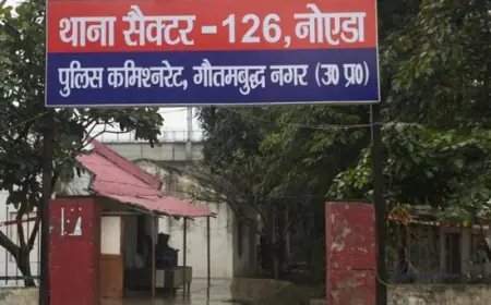 Noida News : वरिष्ठ आईएएस अधिकारी की बेटी ने की आत्महत्या