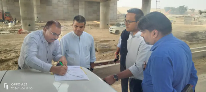 Greater Noida News : डीएम ने जेवर एयरपोर्ट के पास बन रहे इंटरचेंज के निर्माण कार्यों को परखा, अधिकारियों को दिए निर्देश