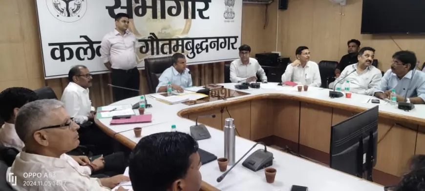 Noida News : नोएडा में चलेगी इलेक्ट्रिकल बसें, डीएम ने शिक्षण संस्थाओं व पब्लिक ट्रांसपोर्टरों के साथ की बैठक