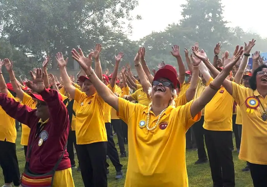 Noida News : नोएडा में जेवीसीसी लाफ्टर क्लब ने जोश व खुशी के साथ मनाया 10वां वार्षिक दिवस