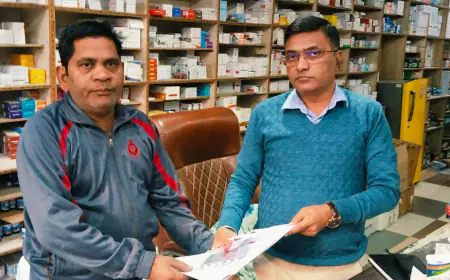 Noida News : नोएडा में नामी मेडिकल स्टोर संचालकों में मचा हड़कंप, औषधियों के दो नमूने जांच के लिए भेजा