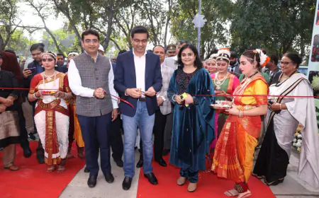 Noida News  :  नोएडा में शुरू हुआ दो दिवसीय गुलदाउदी फ्लावर शो, प्राधिकरण सीईओ ने किया शुभारंभ