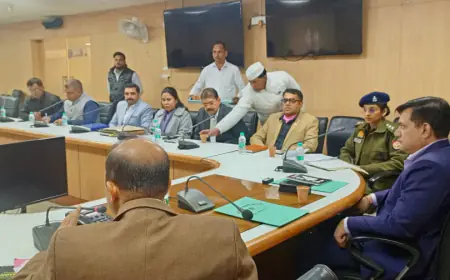 Noida News :  क्रिसमस व नव वर्ष की पार्टी में गैर राज्यों की मदिरा का प्रयोग करने पर होगी कार्रवाई, आरडब्ल्यूए पदाधिकारियों को नियमों का पढ़ाया पाठ