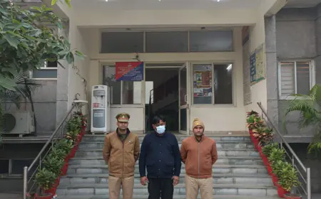 Noida News :  प्ले स्कूल के वॉशरूम में लगा था स्पाई कैमरा, शिक्षिका ने की पुलिस से शिकायत, निदेशक गिरफ्तार 