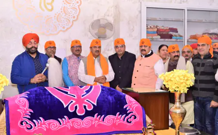 Noida News : सांसद ने वीर साहिबजादों के बलिदान को नमन कर गुरुद्वारा साहिब में गुरबाणी पाठ का किया सुमिरन