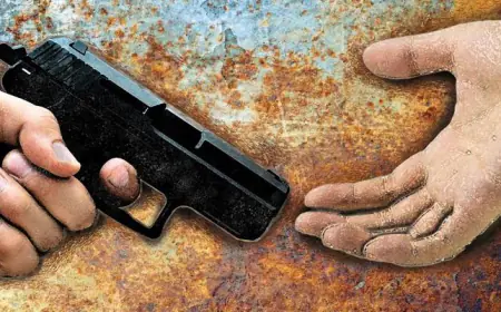 Noida News : मानसिक तनाव के चलते 17 वर्षीय छात्र ने पिता की लाइसेंसी पिस्टल से खुद को मारी गोली, मौत