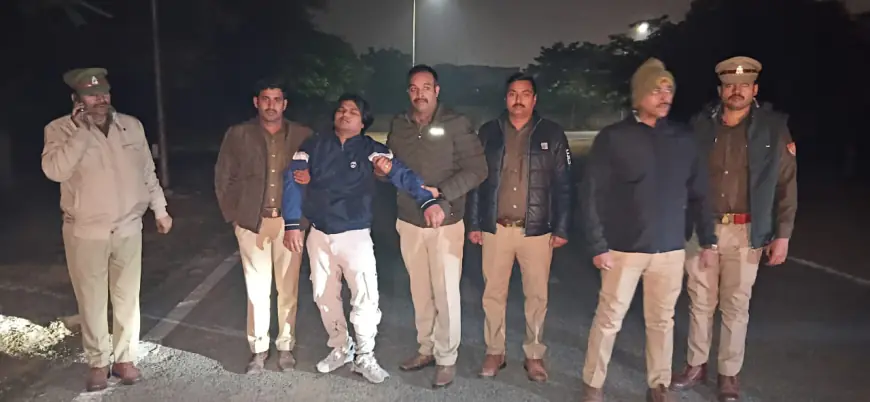 Greater Noida News : पुलिस मुठभेड़ के दौरान 25 हजार रुपए का इनामी गांजा तस्कर गिरफ्तार, पैर में लगी गोली