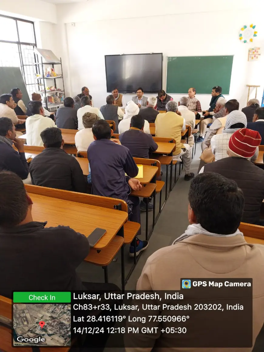 Greater Noida News : ग्रेटर नोएडा प्राधिकरण ने किसानों केे आबादी भूखंडों की पात्रता तय करने के लिए दो गांवों में लगाया शिविर