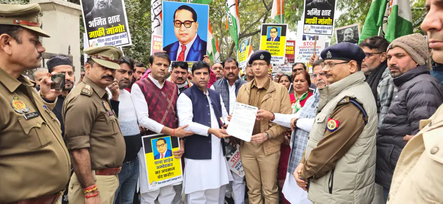 Greater Noida News : कांग्रेसियों ने निकाली अंबेडकर स्वाभिमान सम्मान मार्च, ज्ञापन सौंपा