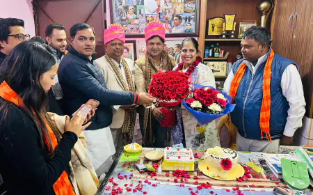 Noida News : संयुक्त किसान मजदूर की राष्ट्रीय अध्यक्ष का मनाया जन्मदिन