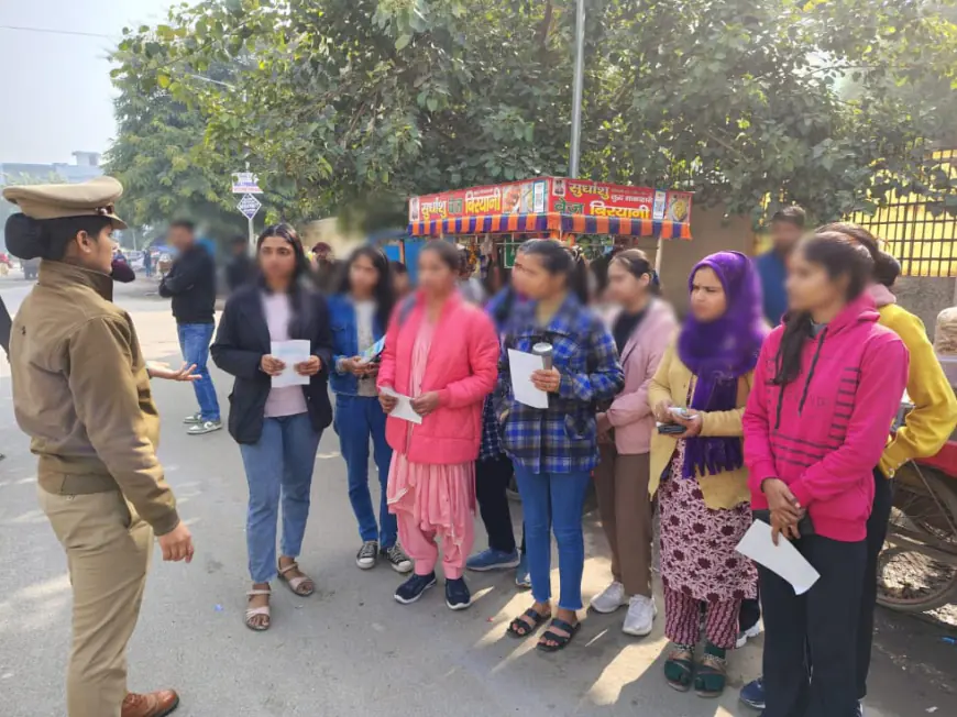 Noida News : महिला सुरक्षा के प्रति जागरूक किया