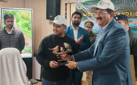 Noida News : अंतरराष्ट्रीय वेटलैंड दिवस पर बर्ड फेस्टिवल-2025 का किया आयोजन, छात्रों के बीच हुई प्रतियोगिताएं