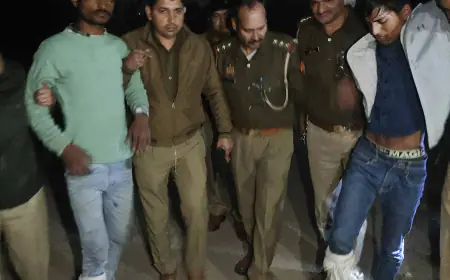 Noida News : मुठभेड़ के दौरान तीन बदमाश गिरफ्तार, 2 के पैर में लगी गोली