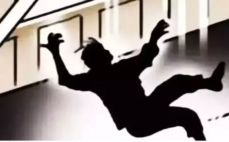 Greater Noida News : 16वीं मंजिल से युवक ने लगाई छलांग ,मौत