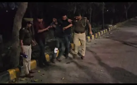 Noida News : पुलिस मुठभेड़ के दौरान दो बदमाश गिरफ्तार, एक के पैर में लगी गोली