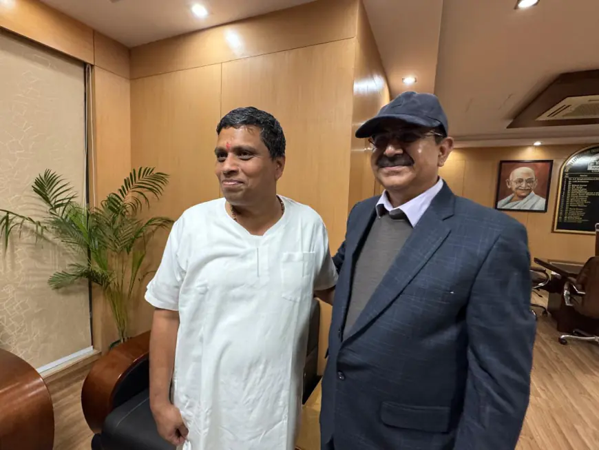Noida News : पतंजलि आयुर्वेद के प्रबंध निदेशक आचार्य बालकृष्ण ने यीडा सीईओ से की मुलाकात, परियोजना पर हुई चर्चा