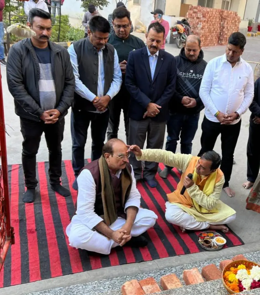 Noida News : नोएडा में मां शारदा शक्ति भवन मंदिर के भव्य निर्माण की डीपी यादव ने रखी नींव