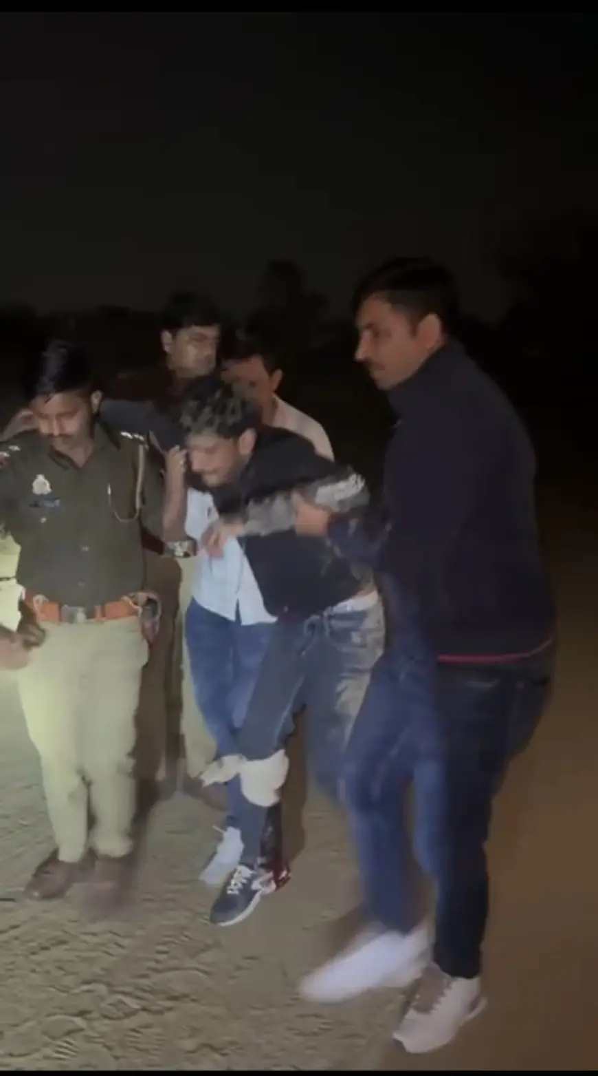 Greater Noida News : बैंक कर्मी की हत्या में शामिल शूटर मुठभेड़ के दौरान गिरफ्तार, 15 लाख रुपए में दी गई थी सुपारी