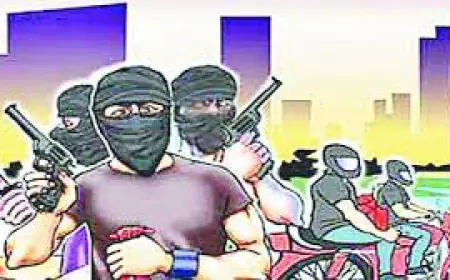 Noida News : स्टील फर्नीचर की दुकान से अज्ञात बदमाशों ने नगदी और कीमती सामान किया चोरी, दुकानदारों में रोष