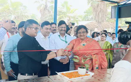 Greater Noida News : जिम्स में तीमारदारों को मिलेगा 10 रुपए में भरपेट भोजन, डीएम ने धन्वन्तरि अन्नपूर्णा केन्द्र का किया शुभारंभ, छात्रों व नर्सों को दिया टैबलेट व स्मार्टफोन